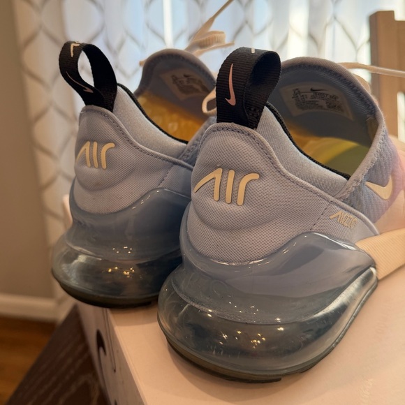 Nike Women’s Air Max 270 Pink to Blue Gradient Sneaker - Picture 4 of 6